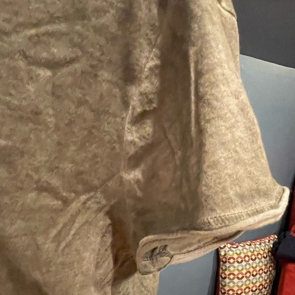 BKE distressed shirt - Picture 3 of 7